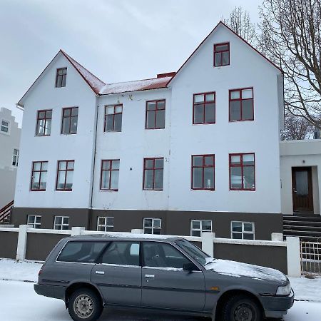 Day Dream Central Akureyri Two Bedroom Apartment المظهر الخارجي الصورة