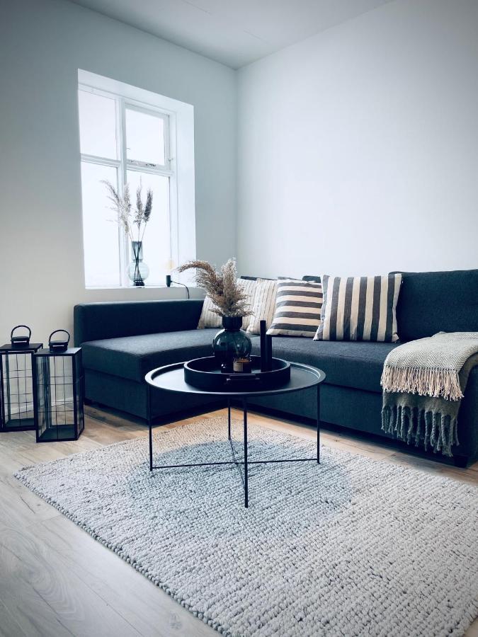 Day Dream Central Akureyri Two Bedroom Apartment المظهر الخارجي الصورة