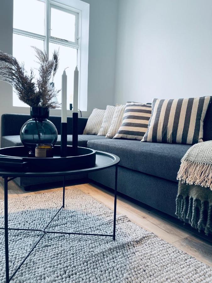 Day Dream Central Akureyri Two Bedroom Apartment المظهر الخارجي الصورة