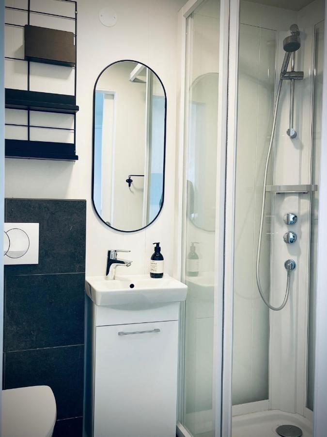 Day Dream Central Akureyri Two Bedroom Apartment المظهر الخارجي الصورة